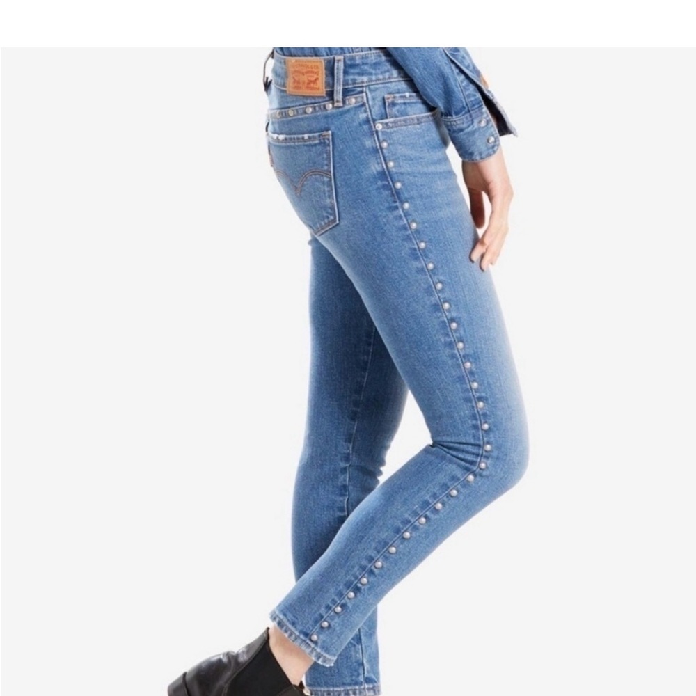 Levi's Women’s 711 Skinny Blue Studded Jeans size 29